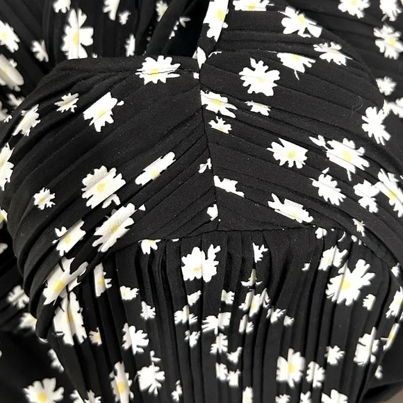 SOLD - Maje Daisy Floral Print Pleated Long Sleeve Crepe Mini
Dress - Picture 12 of 14